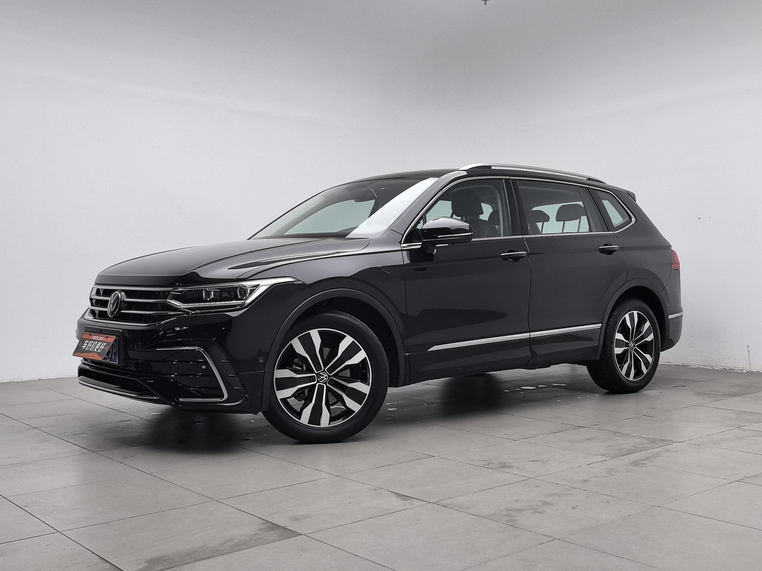 Used Volkswagen Tiguan L 2024 2.0 AT