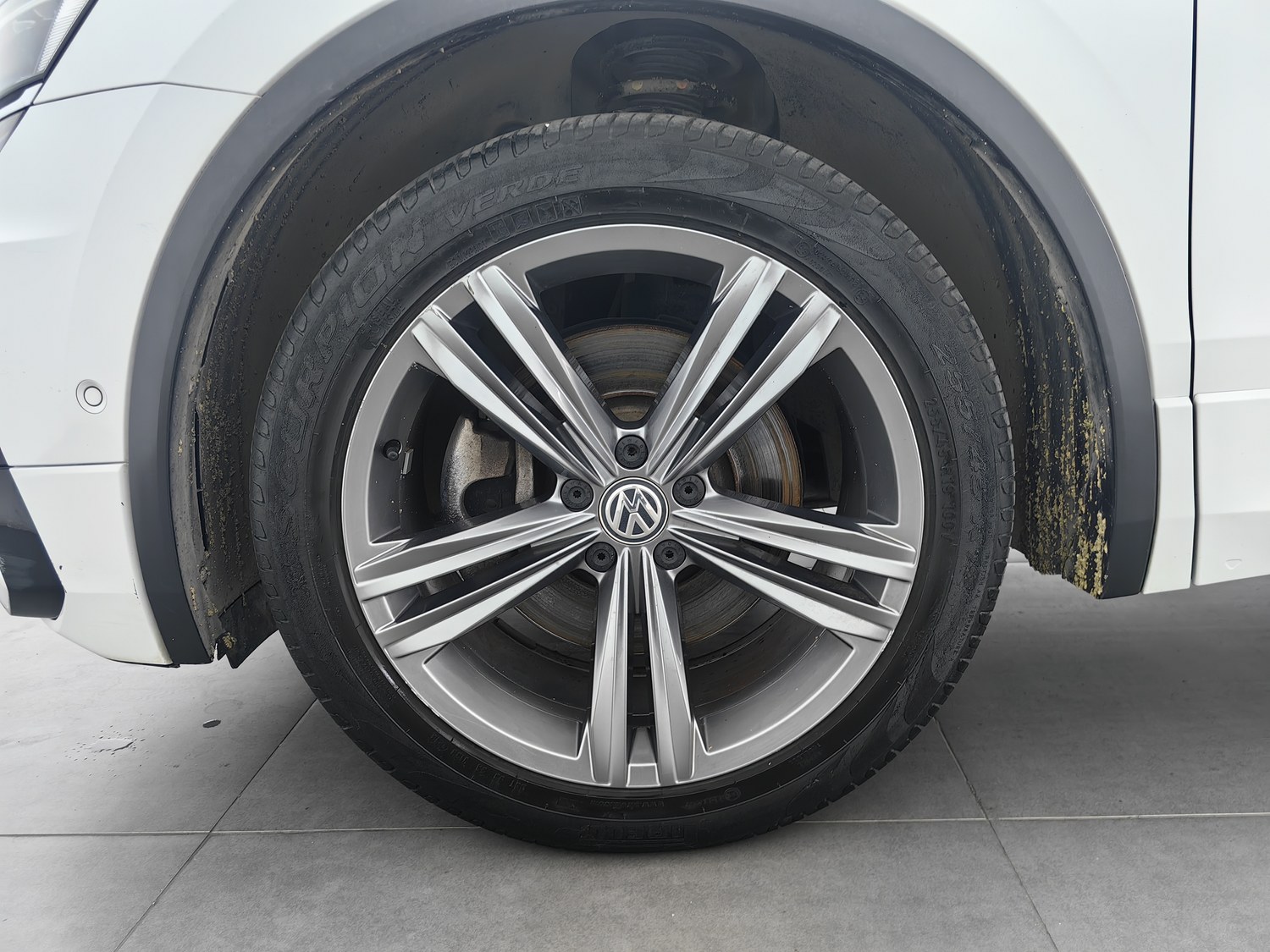 Used Volkswagen Tiguan 2018 2.0 AT