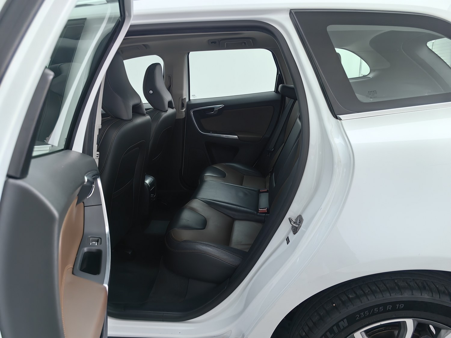 Used Volvo XC60 2016 2.0 AT