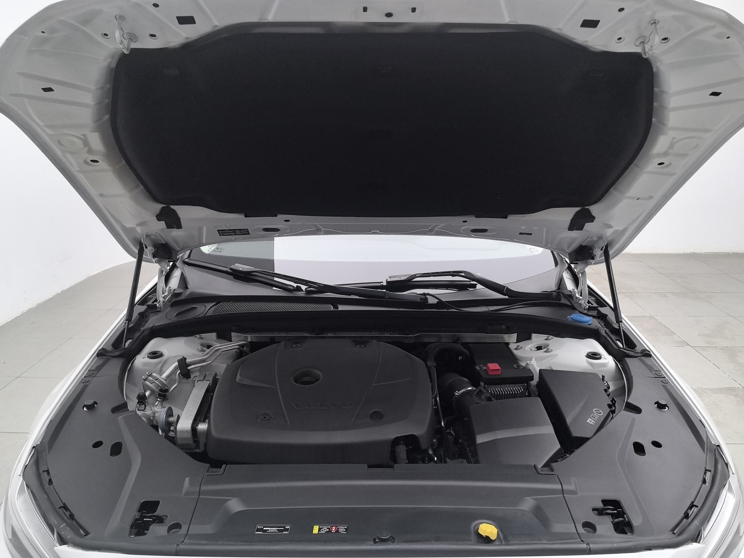 Used Volvo S90 2017 2.0 AT