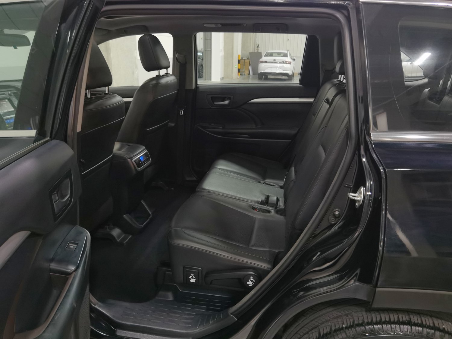 Used Toyota Highlander 2015 2.0 AT