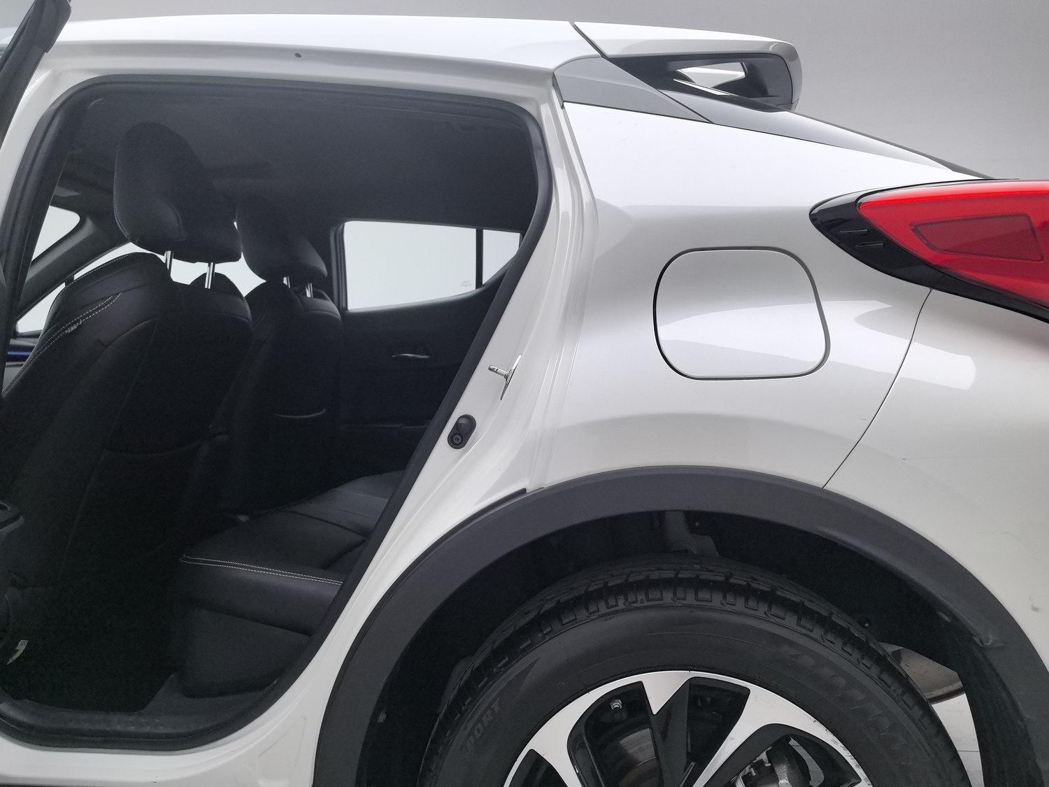 Used Toyota C-HR 2020 2.0 AT