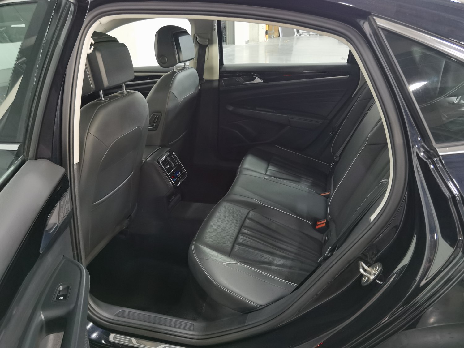Used Volkswagen Passat 2024 2.0 AT