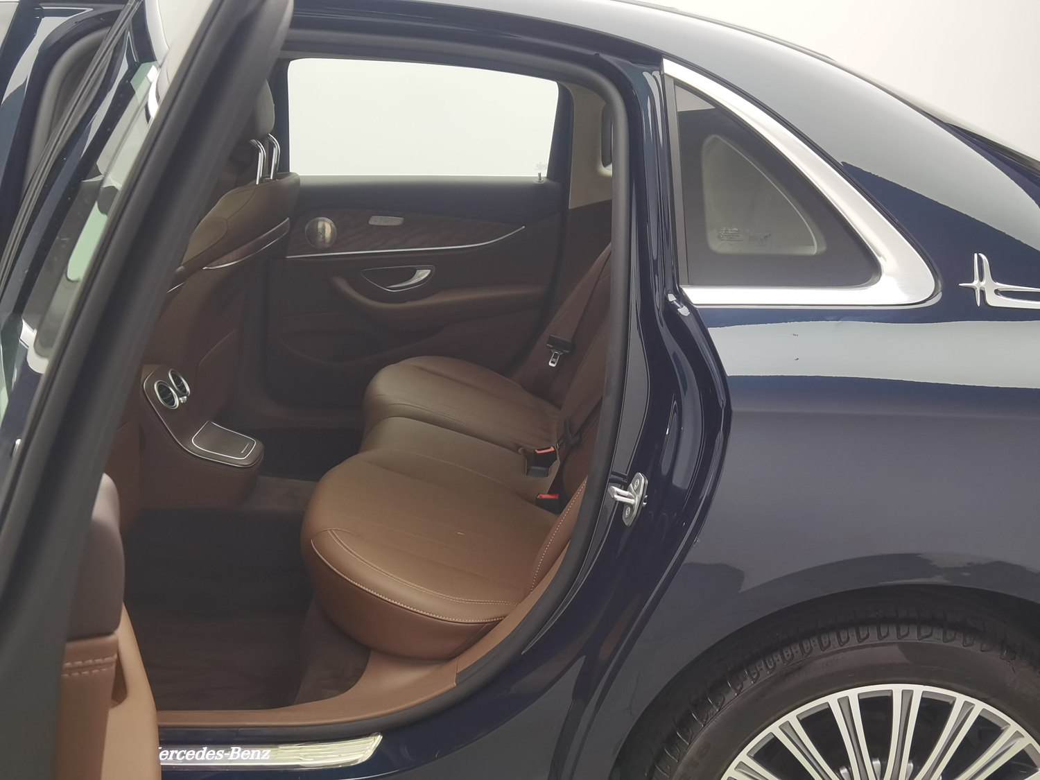 Used Mercedes-Benz E-Class 2023 2.0 AT