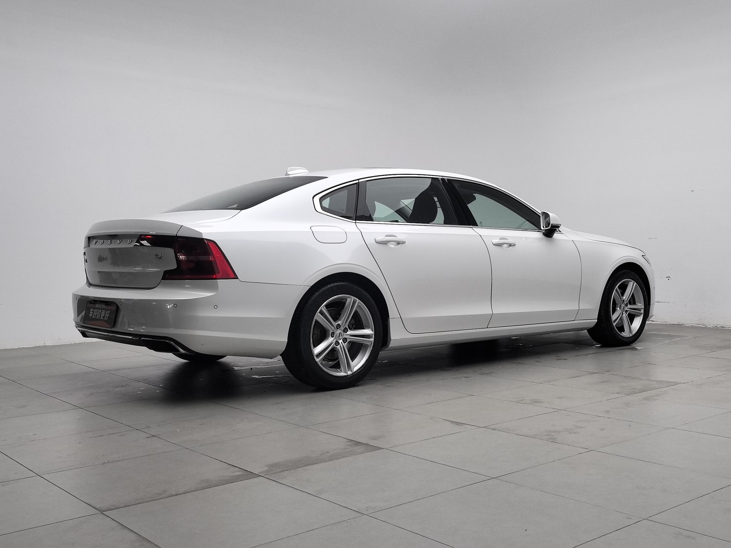 Used Volvo S90 2017 2.0 AT