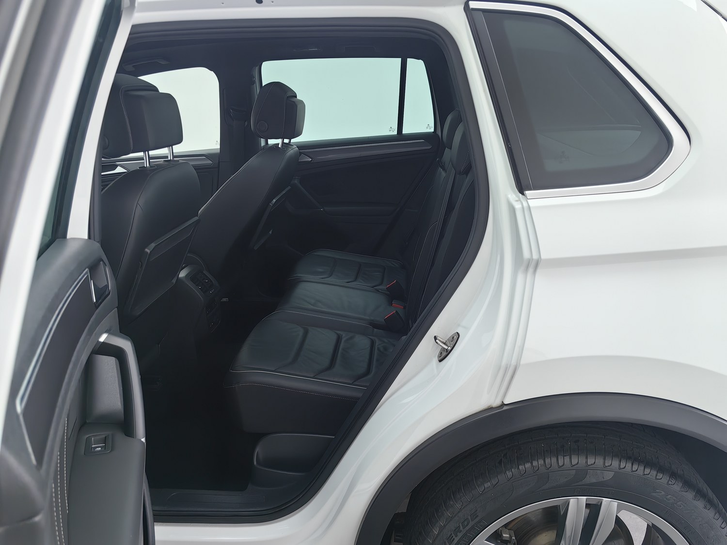 Used Volkswagen Tiguan 2018 2.0 AT