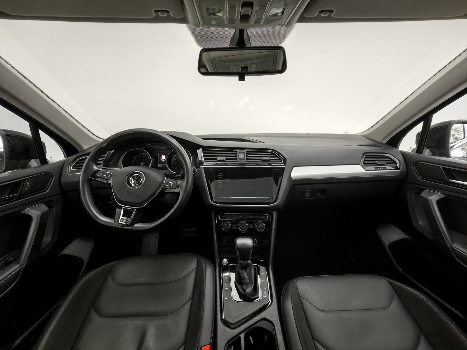 Used Volkswagen Tiguan L 2021 2.0 AT