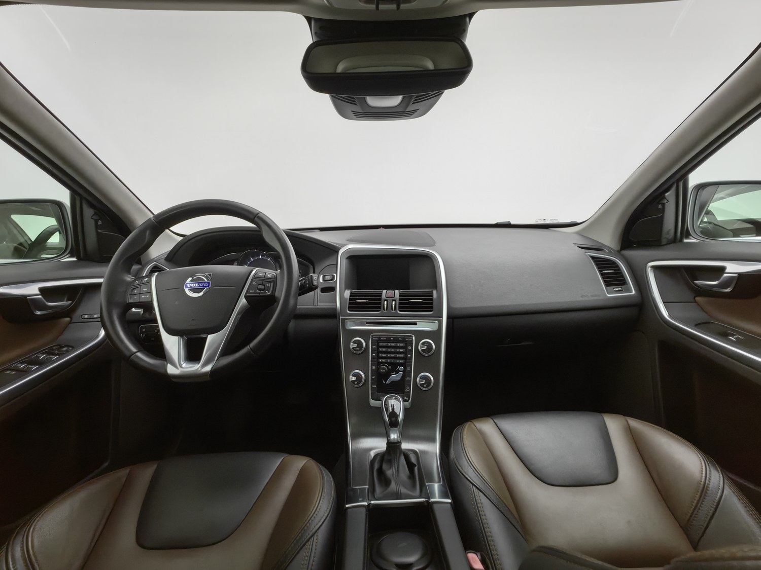 Used Volvo XC60 2016 2.0 AT