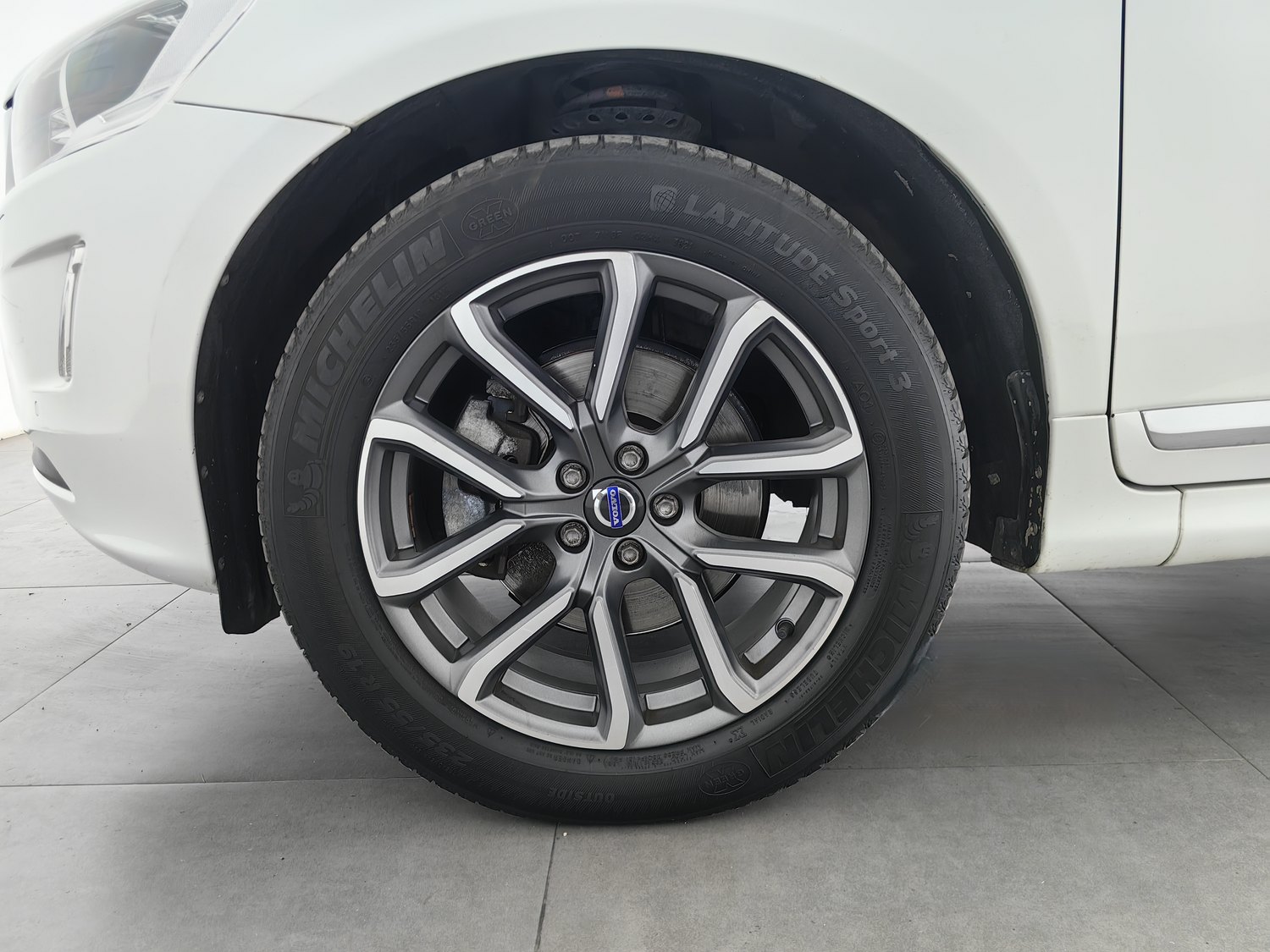 Used Volvo XC60 2016 2.0 AT