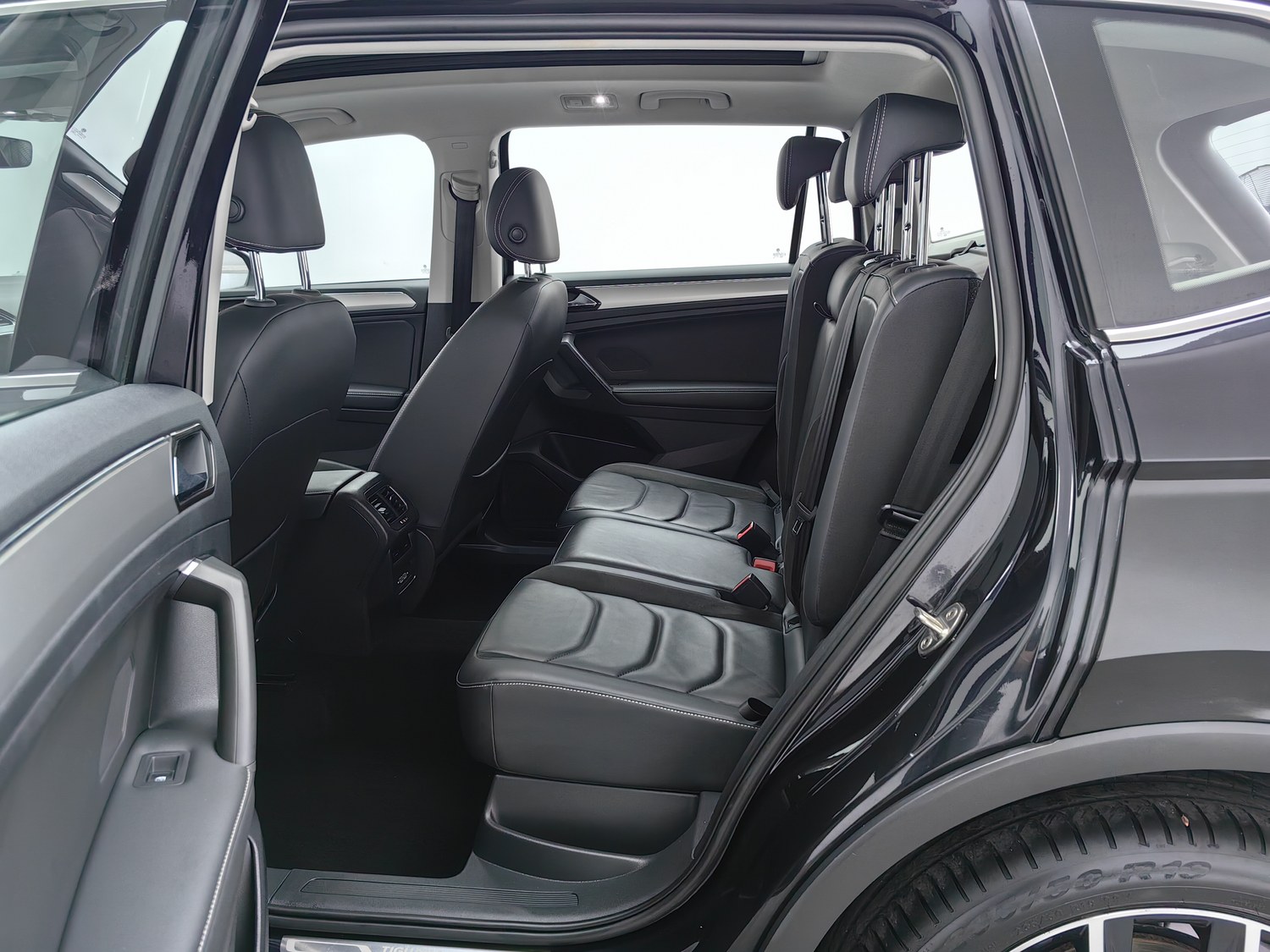 Used Volkswagen Tiguan L 2020 2.0 AT