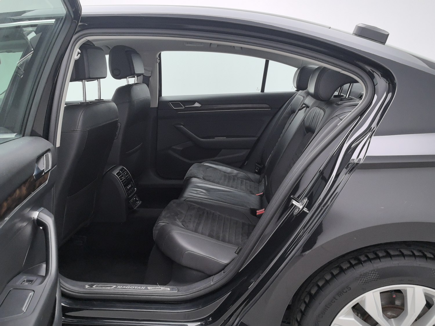 Used Volkswagen Magotan 2017 1.8 AT