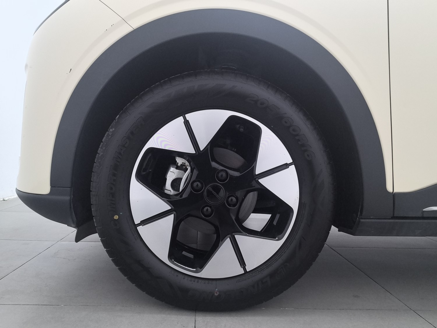 Used Geely Galaxy Xingyuan 2025