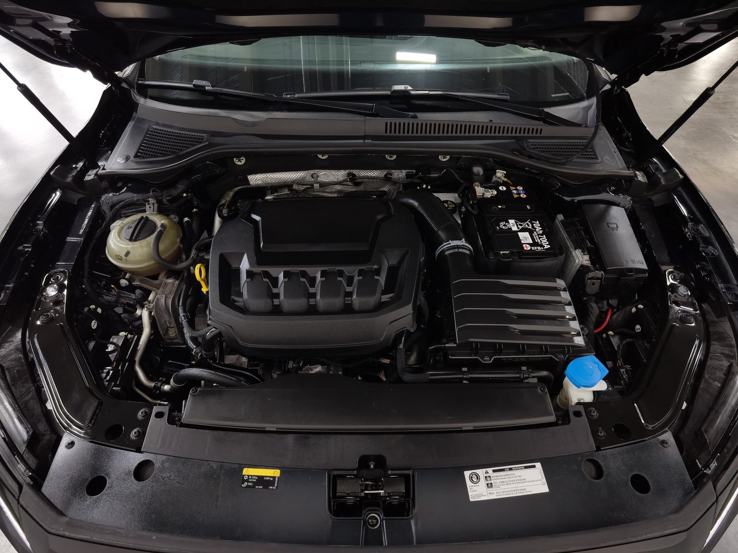 Used Volkswagen Passat 2024 2.0 AT