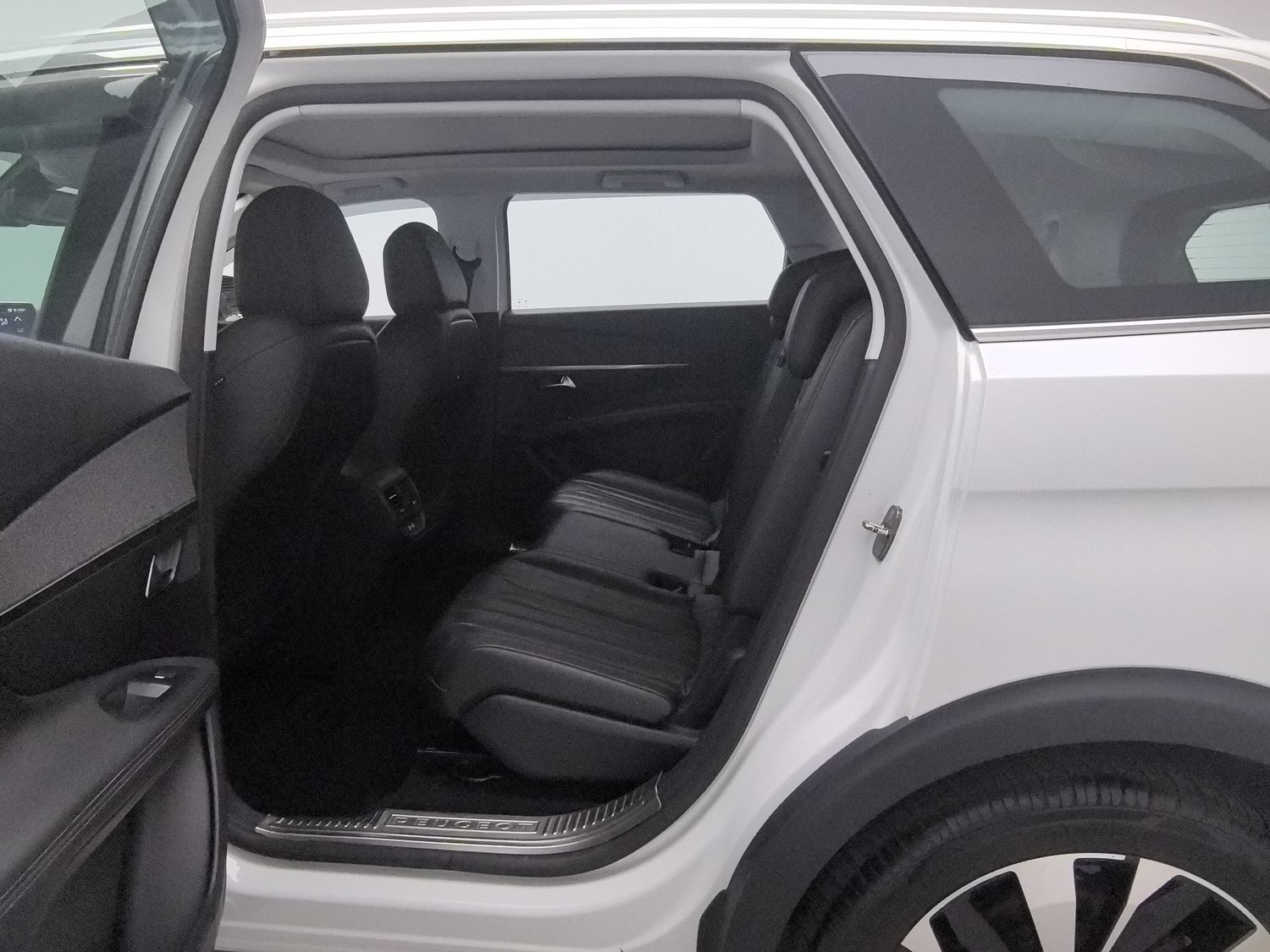 Used Peugeot 5008 2017 1.8 AT