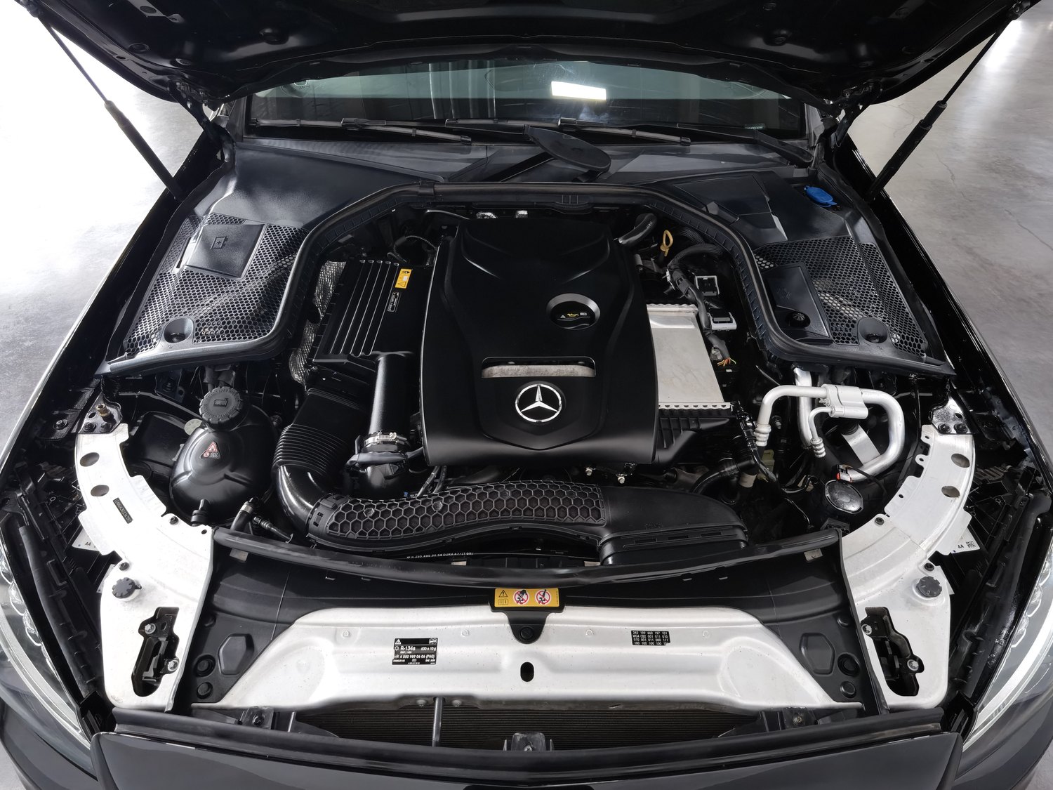 Used Mercedes-Benz C-Class 2018 2.0 AT