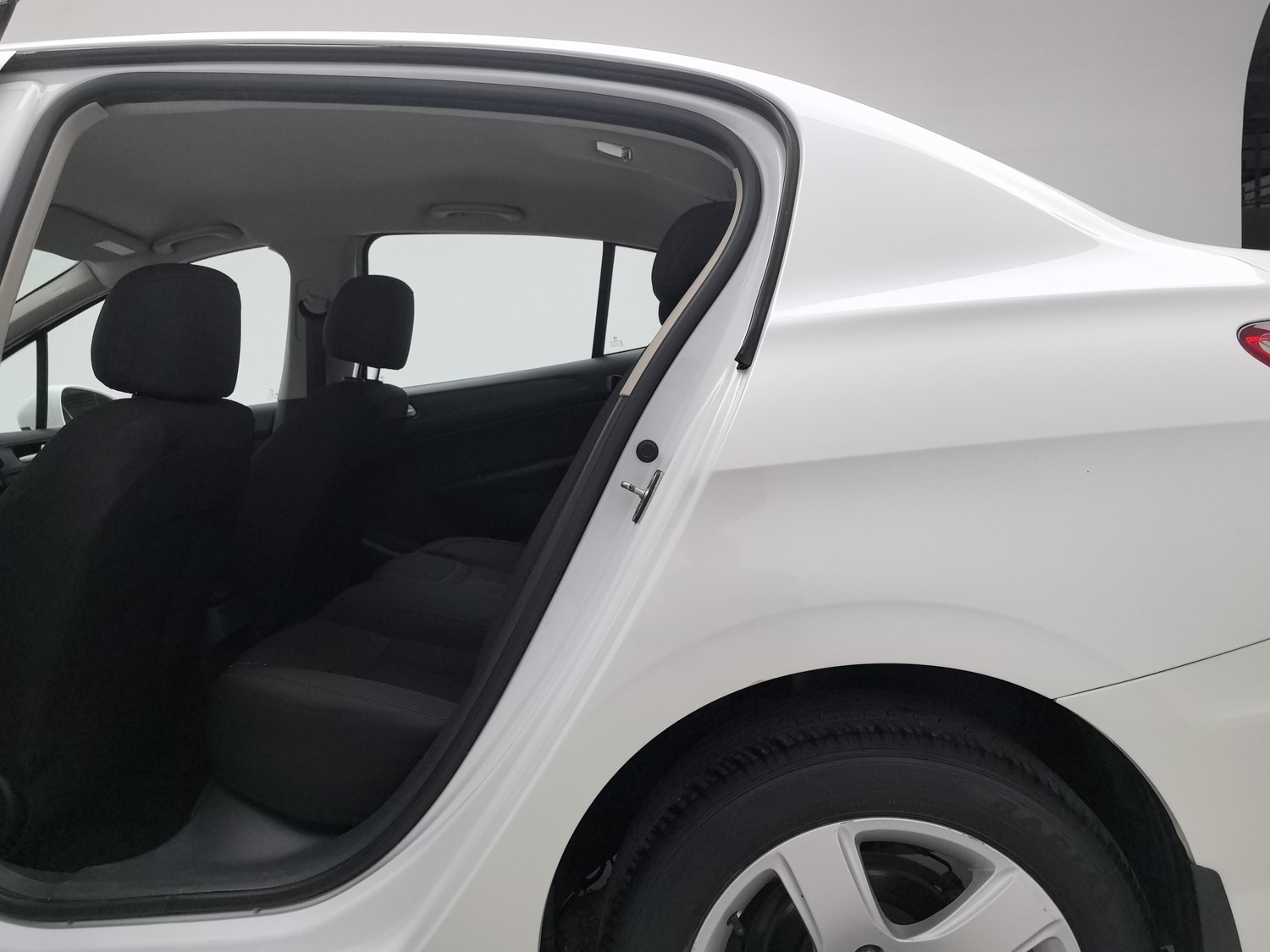 Used Peugeot 308 2014 1.6 AT