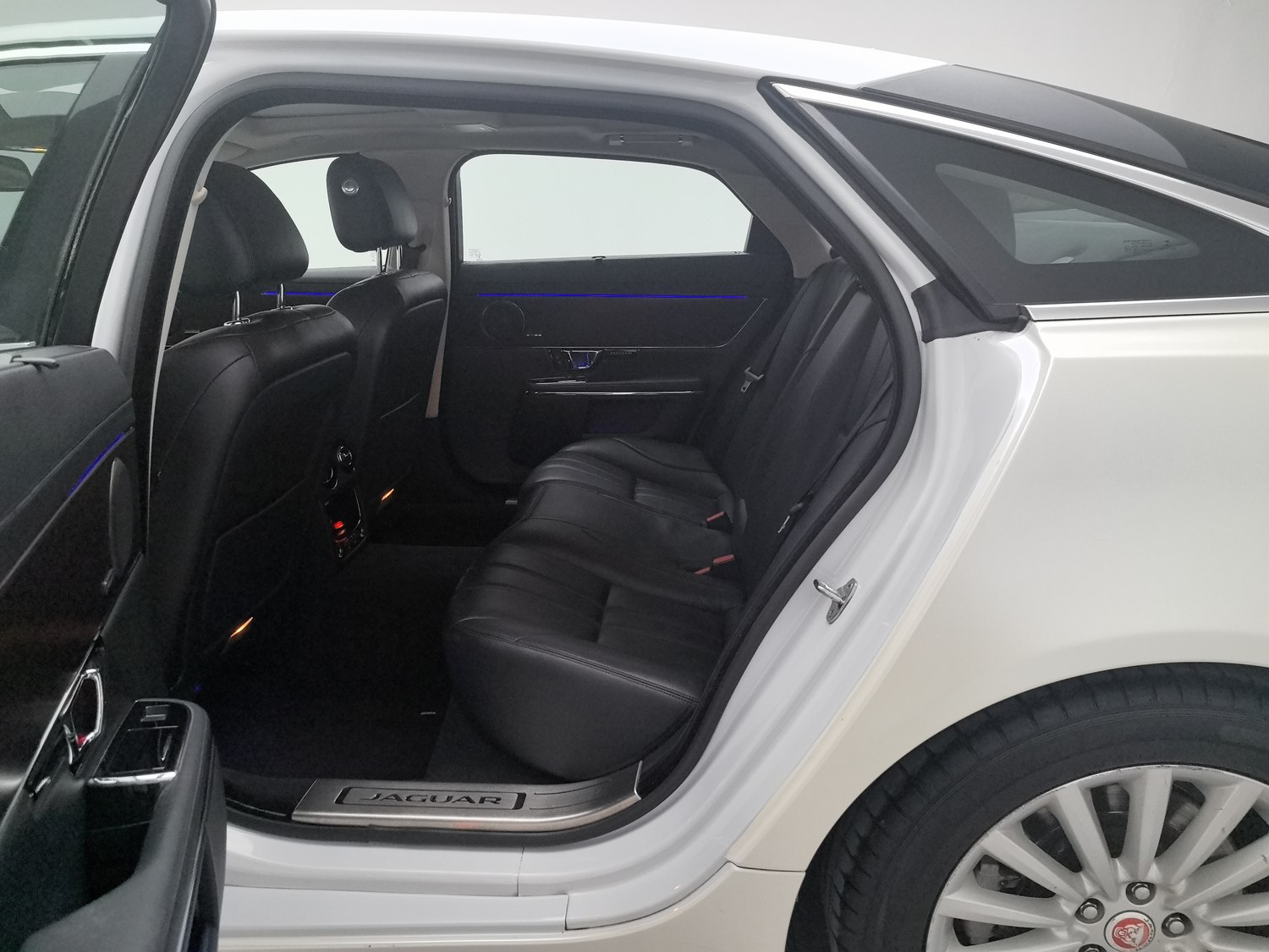Used Jaguar XJ 2015 2.0 AT