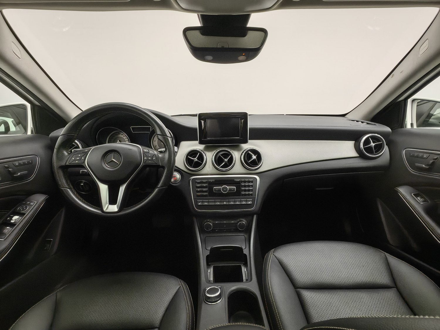 Used Mercedes-Benz GLA 2015 2.0 AT