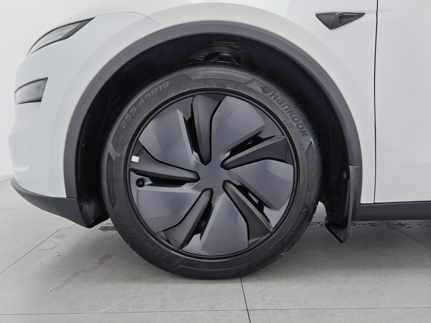 Used Tesla Model Y 2025