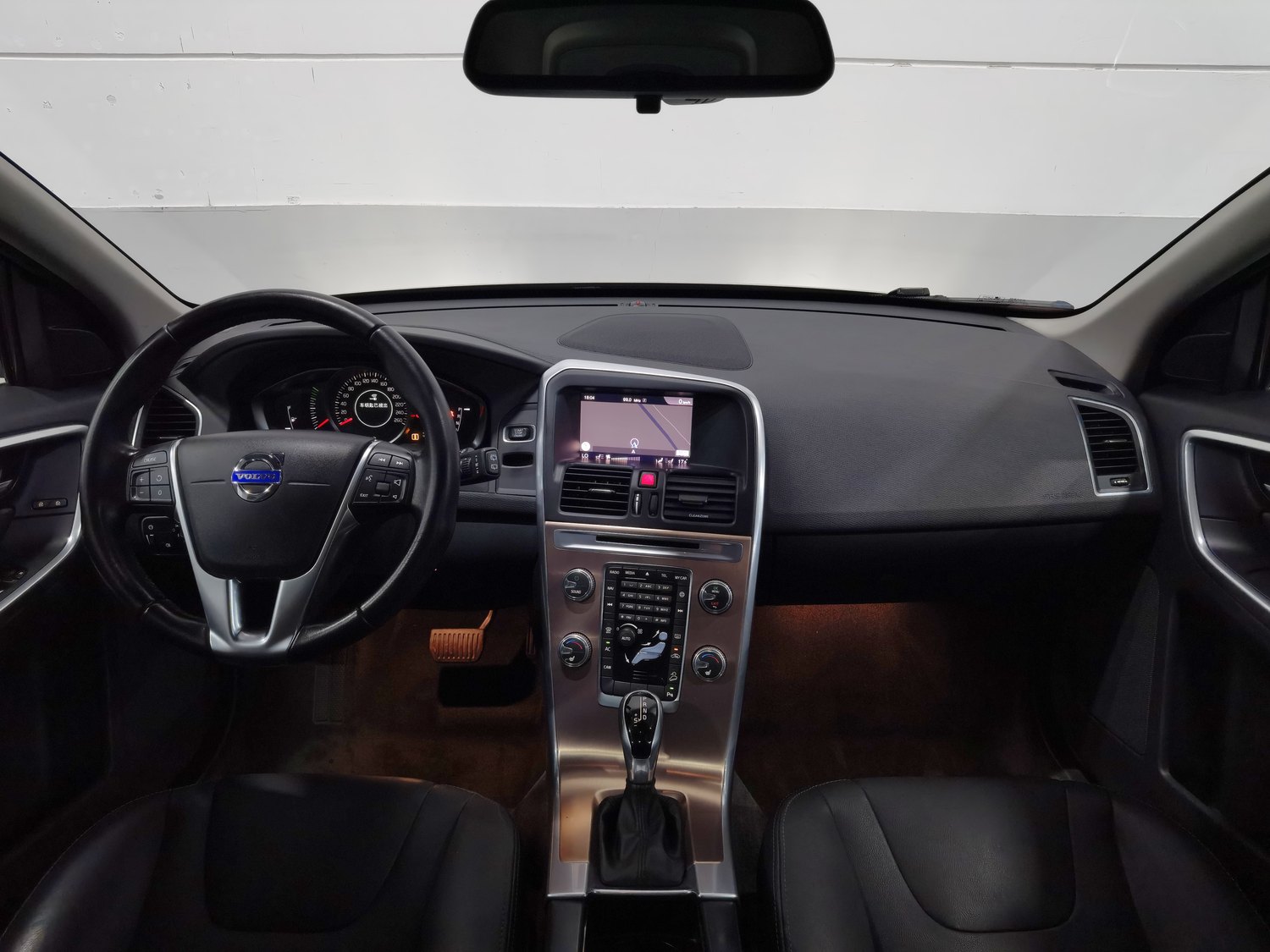 Used Volvo XC60 2017 2.0 AT
