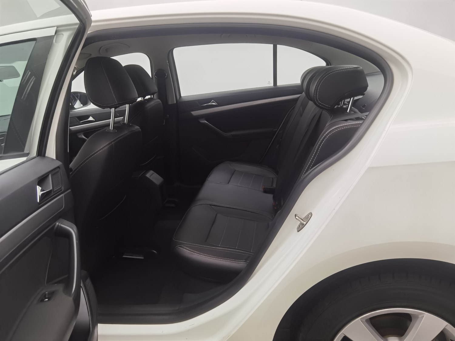 Used Volkswagen Lavida 2015 1.6 AT