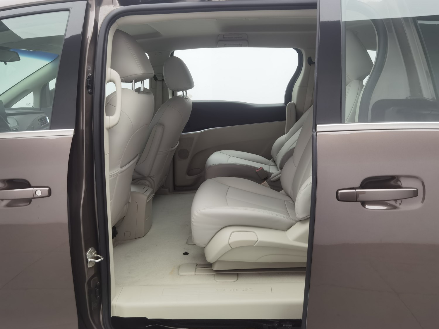 Used Buick GL8 2023 2.0 AT