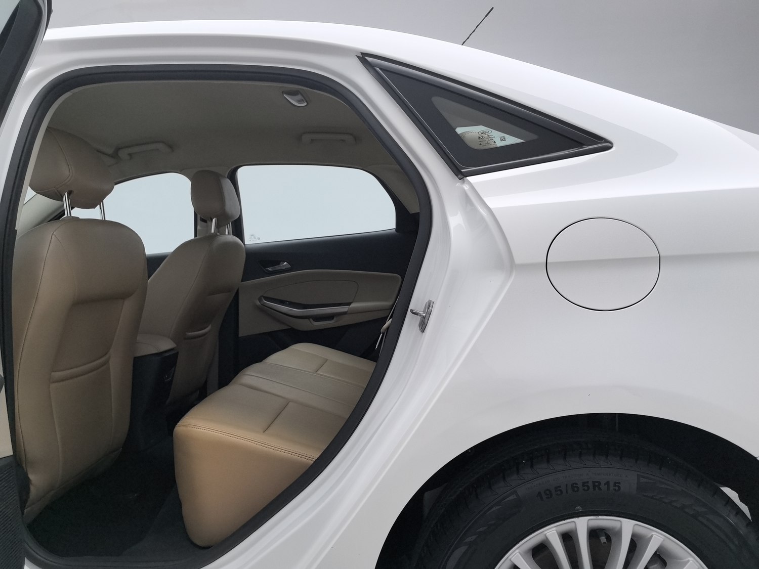 Used Ford Escort 2015 1.5 MT