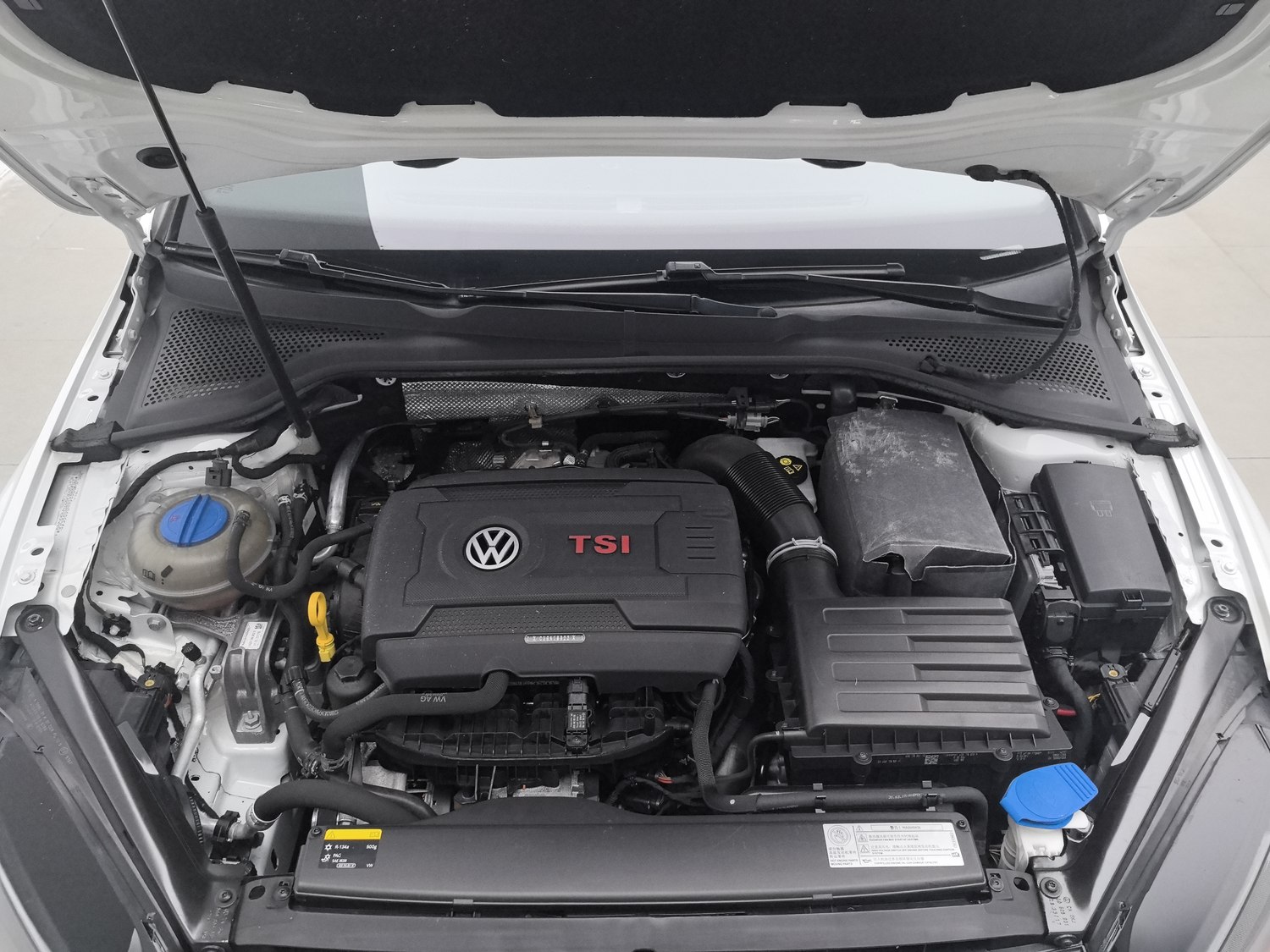 Used Volkswagen Golf GTI 2016 2.0 AT