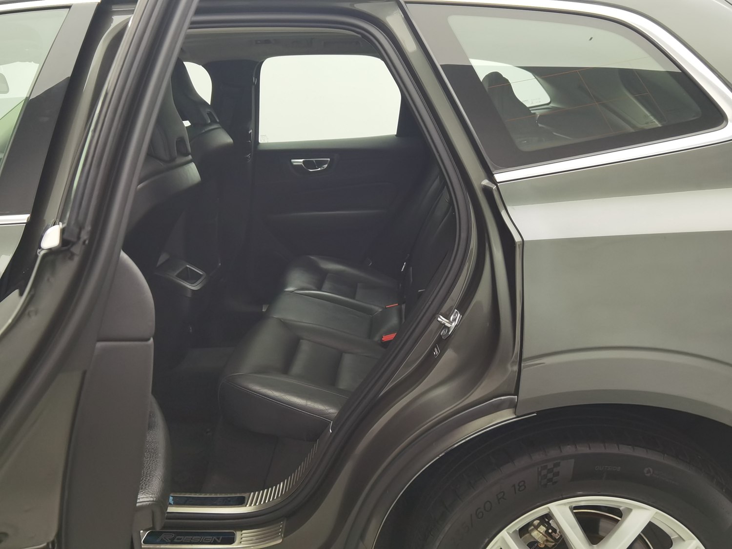 Used Volvo XC60 2020 2.0 AT
