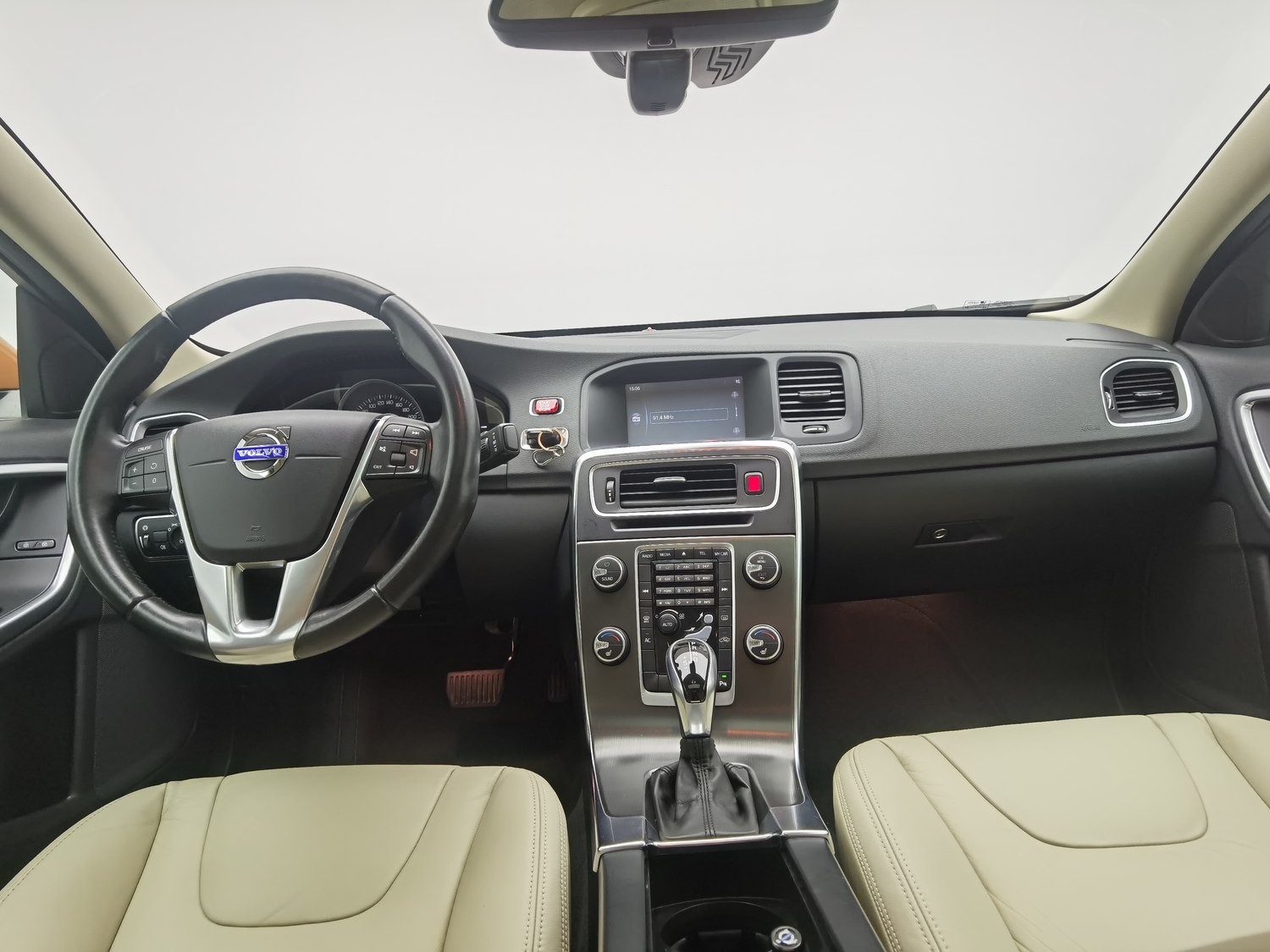 Used Volvo S60 2014 2.0 AT