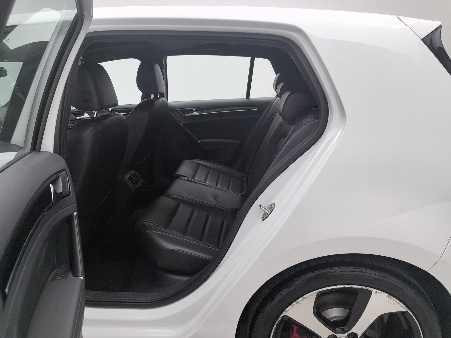 Used Volkswagen Golf GTI 2016 2.0 AT