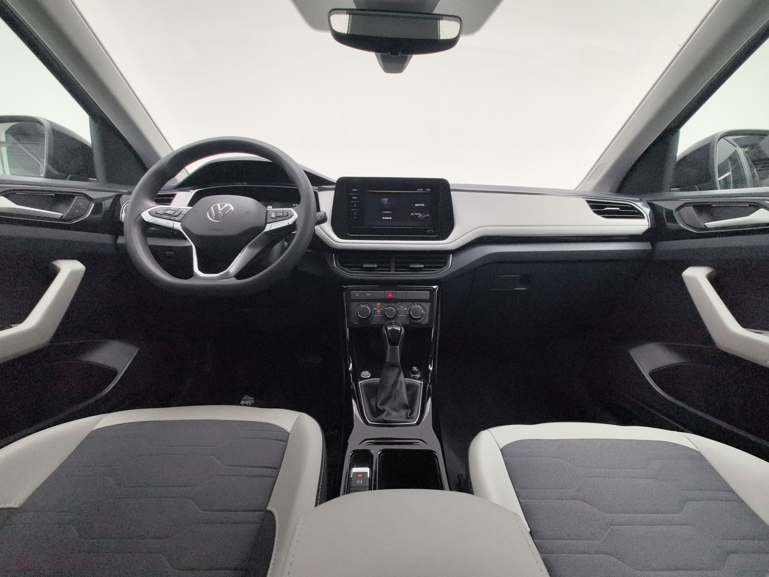 Used Volkswagen Tharu L 2025 1.5 AT