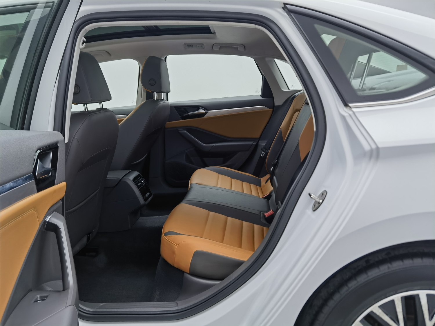 Used Volkswagen Sagitar 2019 1.4 AT