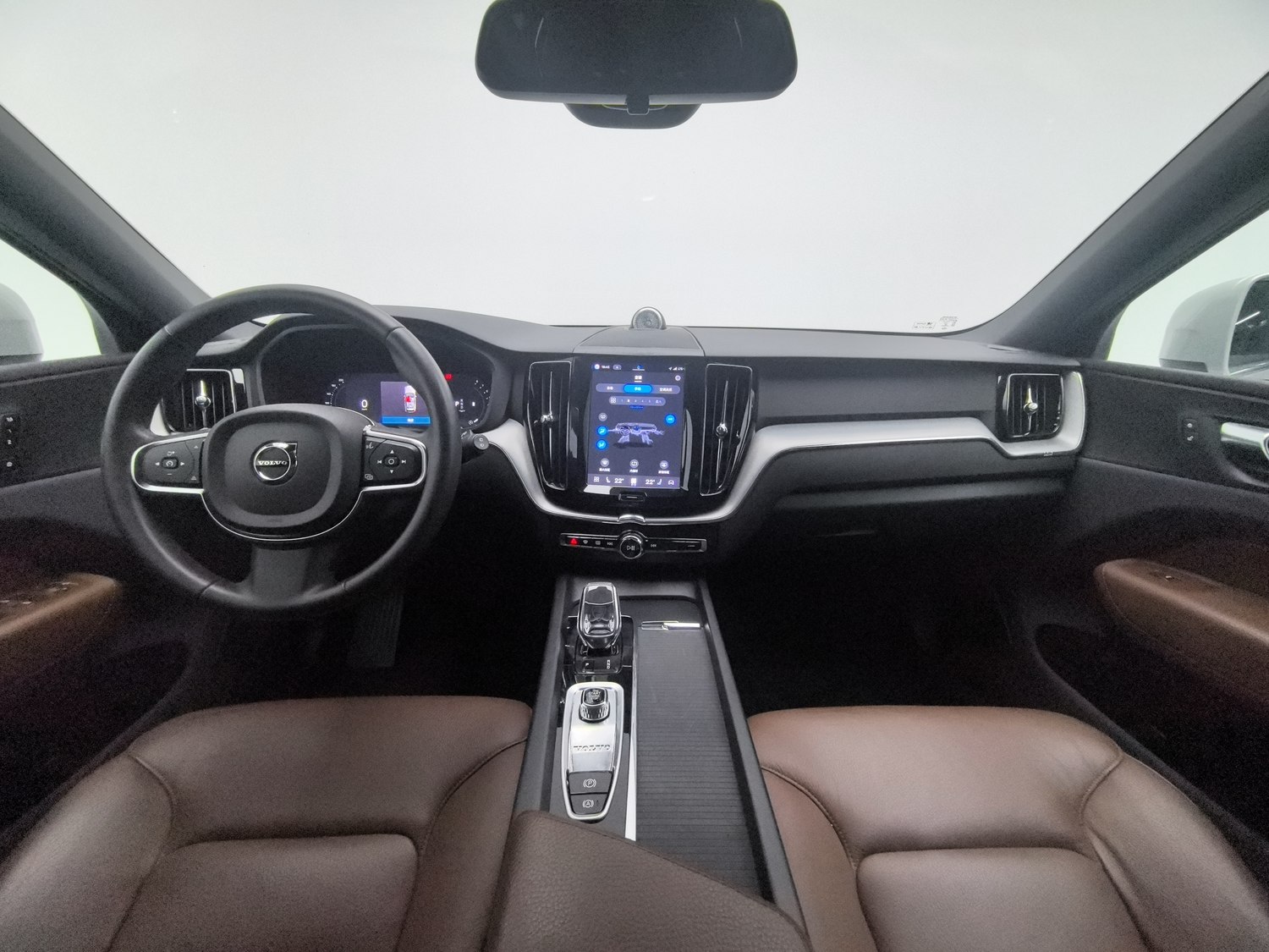 Used Volvo XC60 2022 2.0 AT