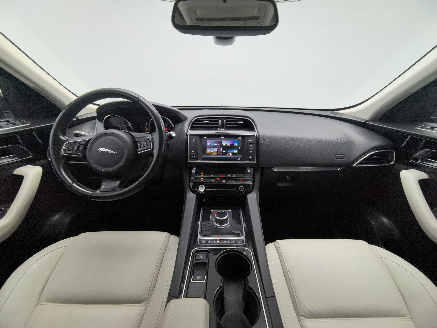 Used Jaguar F-PACE 2016 2.0 AT