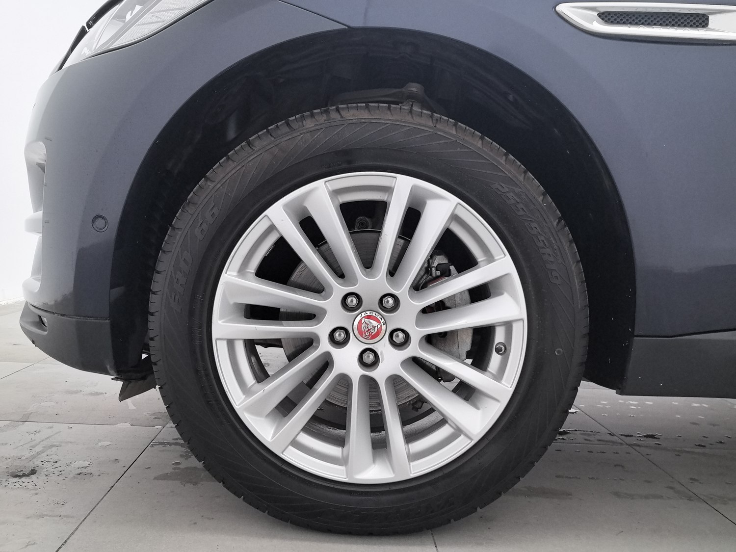 Used Jaguar F-PACE 2016 2.0 AT