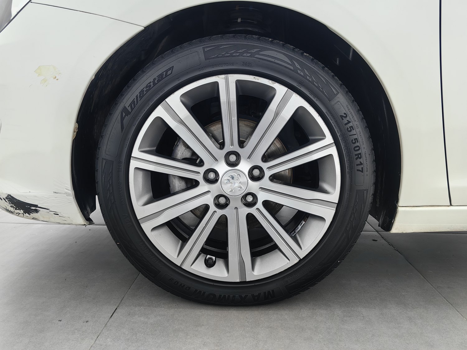 Used Peugeot 408 2015 1.2 AT