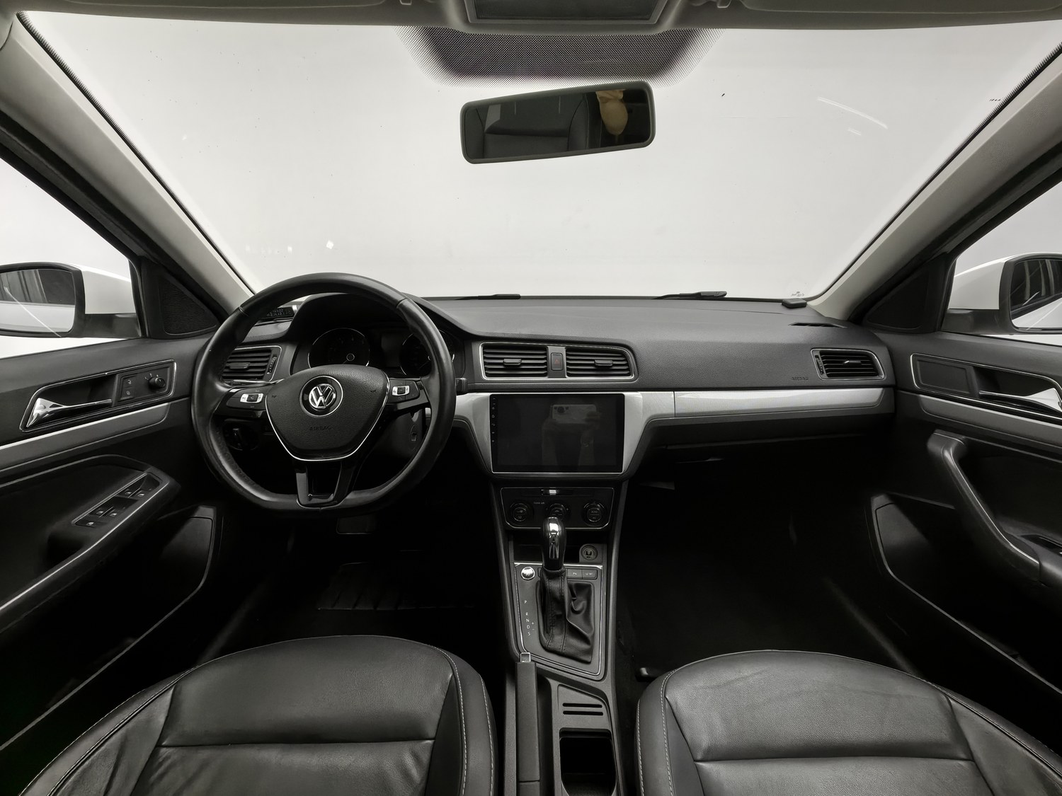 Used Volkswagen Gran Lavida 2017 1.4 AT