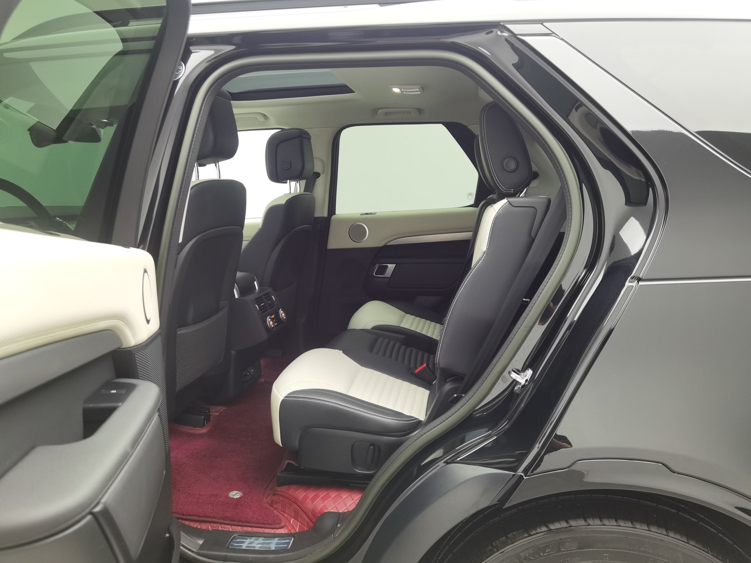Used Land Rover Discovery 2023 3.0 AT