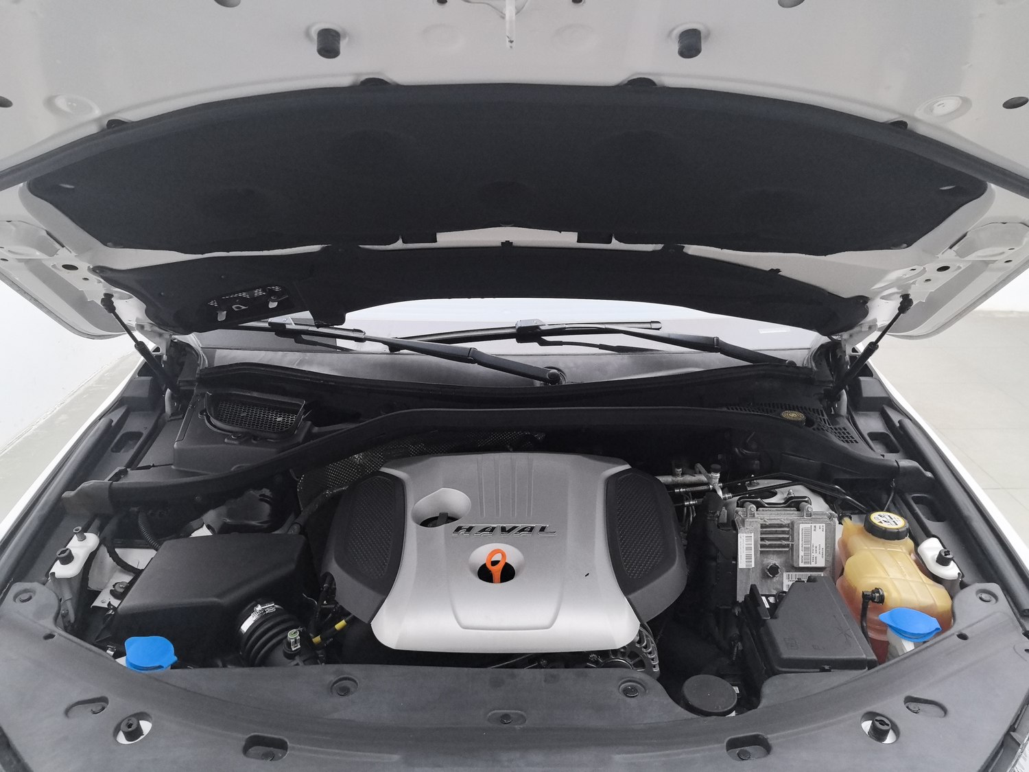 Used Haval H8 2015 2.0 AT