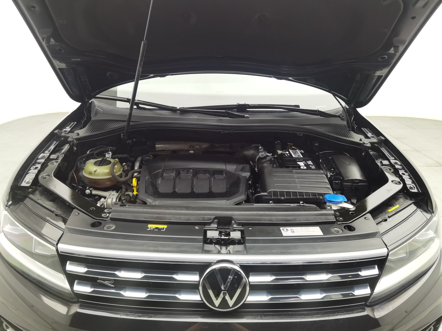Used Volkswagen Tiguan L 2021 2.0 AT
