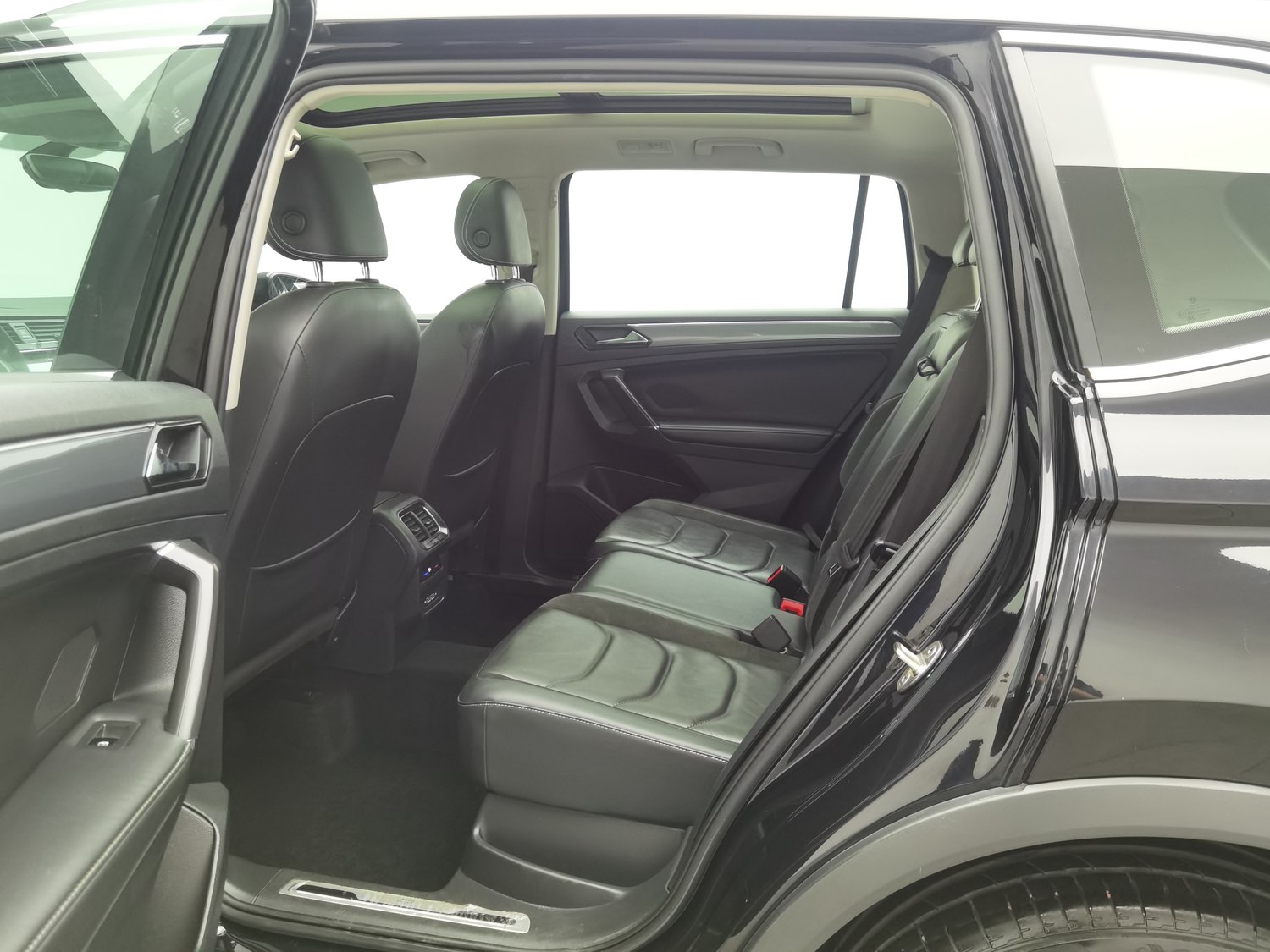 Used Volkswagen Tiguan L 2021 2.0 AT