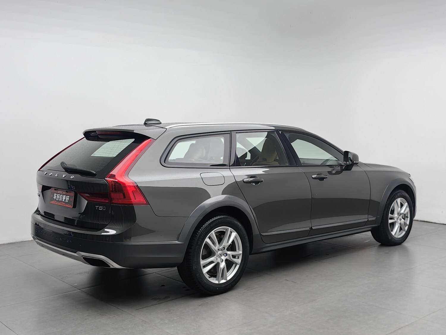 Used Volvo V90 2019 2.0 AT