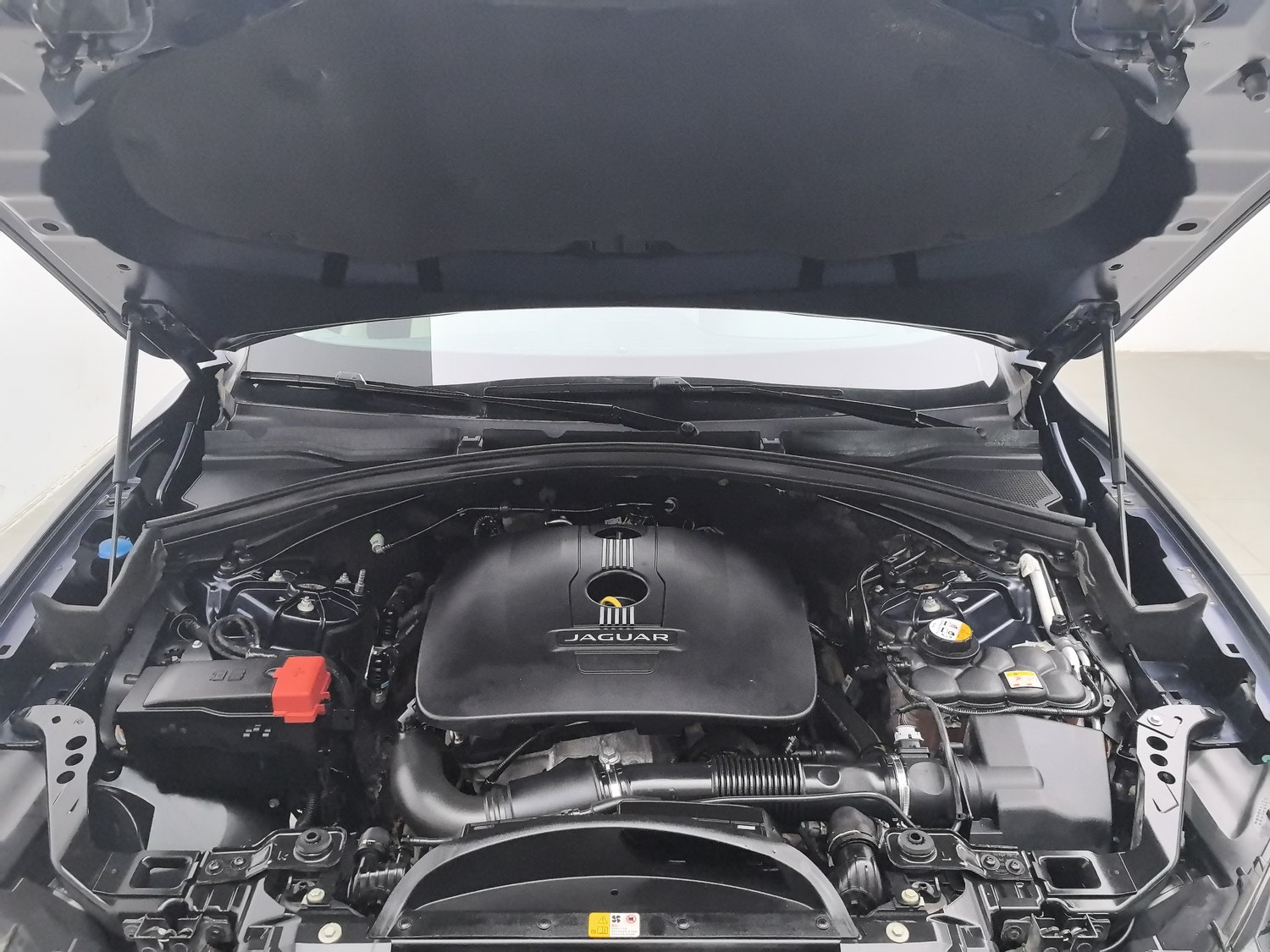 Used Jaguar F-PACE 2016 2.0 AT
