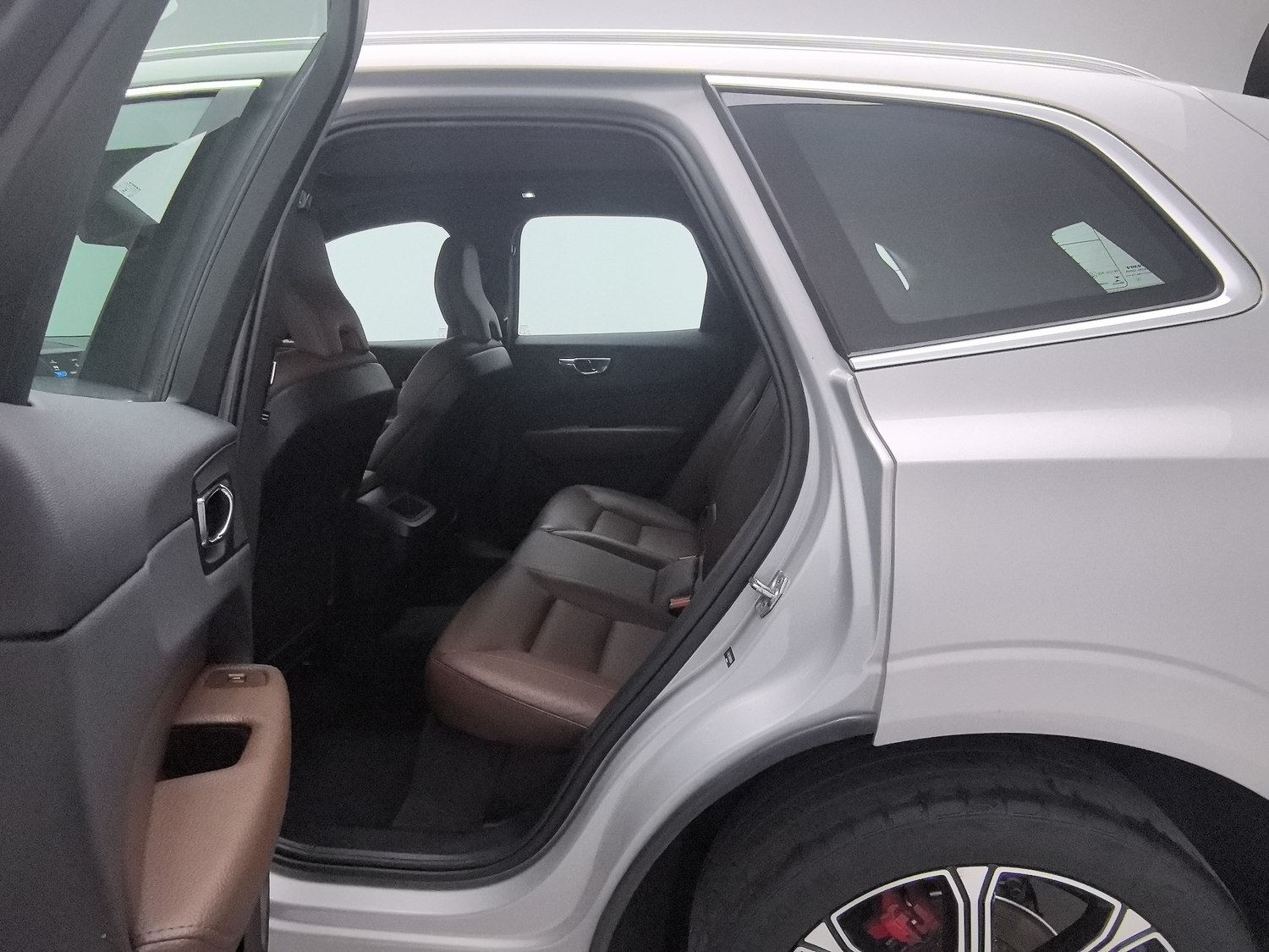 Used Volvo XC60 2022 2.0 AT