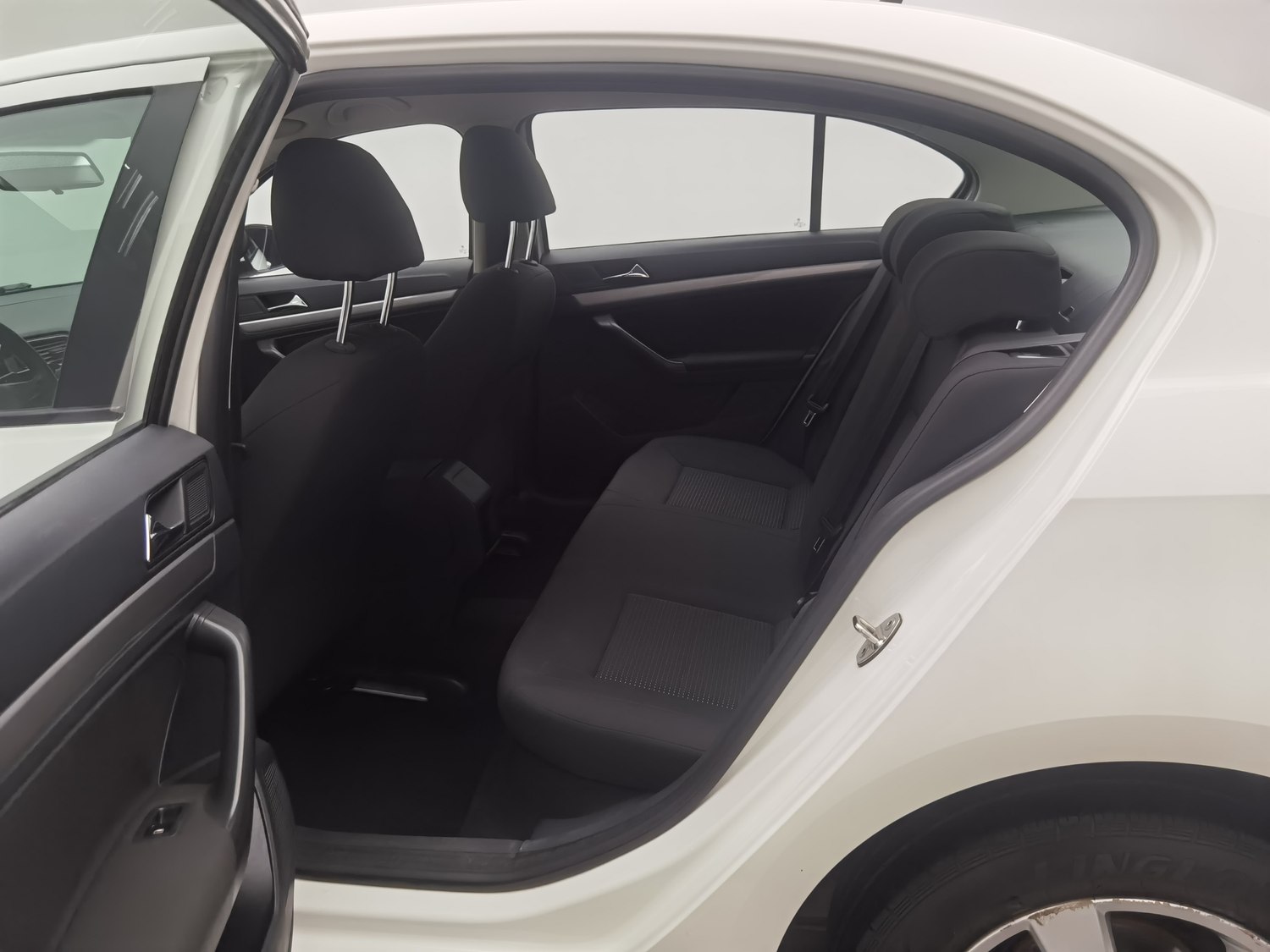 Used Volkswagen Lavida 2015 1.6 AT