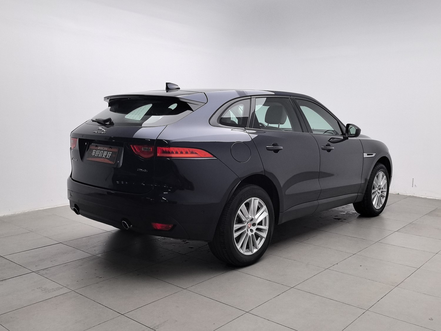 Used Jaguar F-PACE 2016 2.0 AT