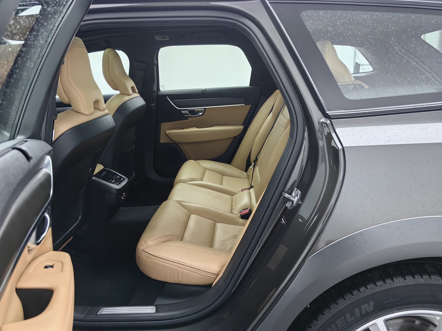 Used Volvo V90 2019 2.0 AT