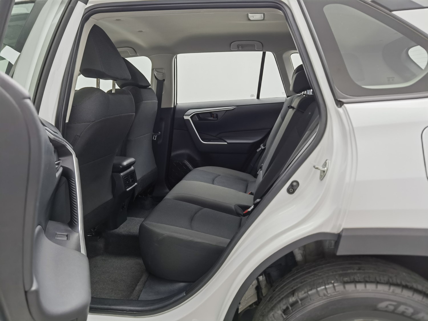 Used Toyota RAV4 2023 2.0 AT