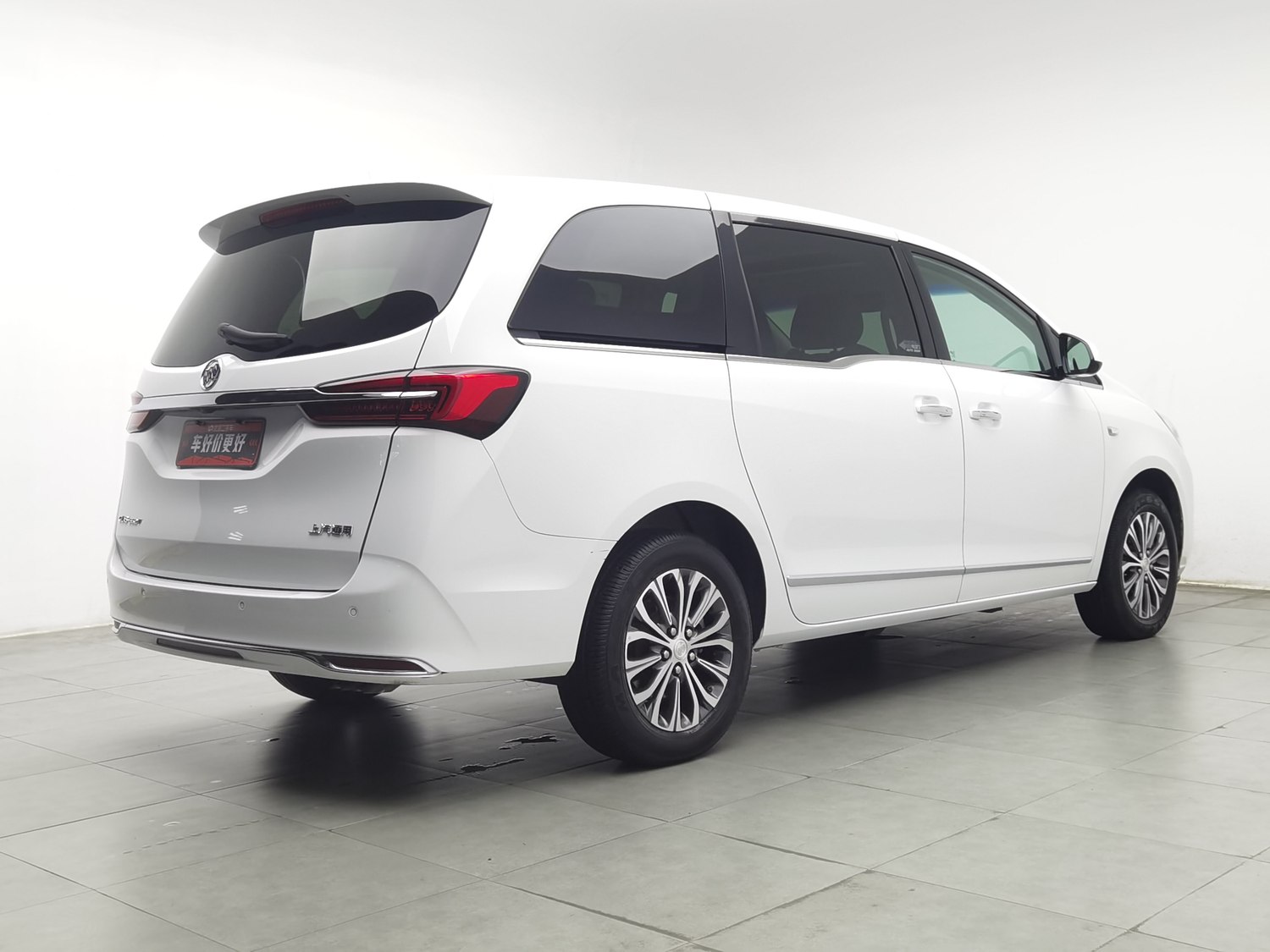 Used Buick GL8 2022 2.0 AT
